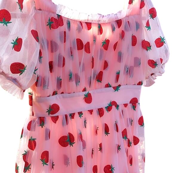 Strawberry Print Womens dress Lonny nwot TWEE strawberrycore - Picture 7 of 9